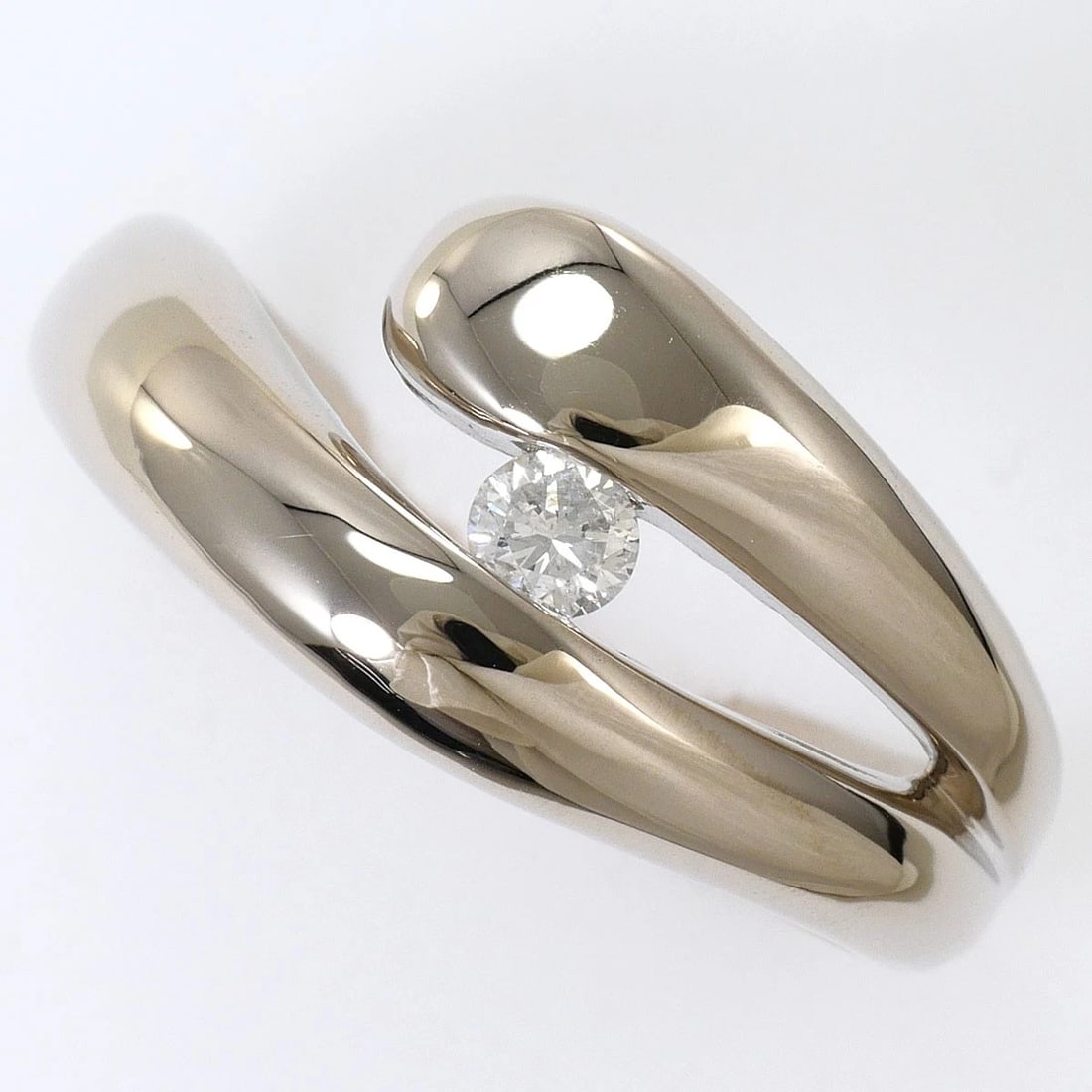 K9 9 GOLD RING DIAMOND: K9 9 gold Ring Diamond Brand: No Brand Type/Style: Ring Material: K9 gold, Main Stone/Creation Diamond Color: Silver Size: US 6 1/4 Accessories: None Accessories Notice: When purchasing pre-owned