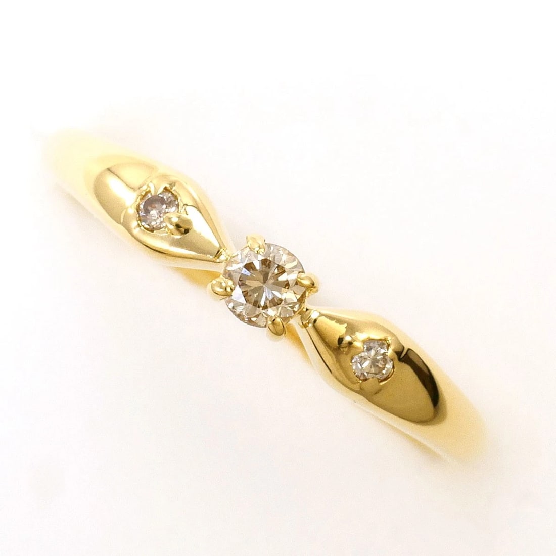 K18 18K GOLD RING DIAMOND: K18 18k gold Ring Diamond Brand: No Brand Type/Style: Ring Material: 18k gold, Main Stone/Creation Diamond Color: Gold Size: US 5 1/2 Accessories: None Accessories Notice: When purchasing pre-owned