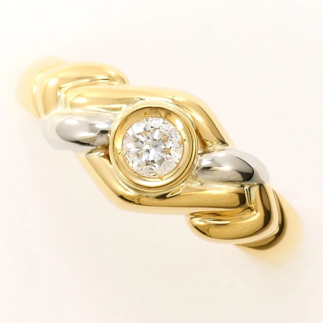 PT900 PLATINUM K18 RING DIAMOND: PT900 Platinum K18 Ring Diamond Brand: No Brand Type/Style: Ring Material: PT900 Platinum K18, Main Stone/Creation Diamond Color: Silver Size: US7 Accessories: None Accessories Notice: When