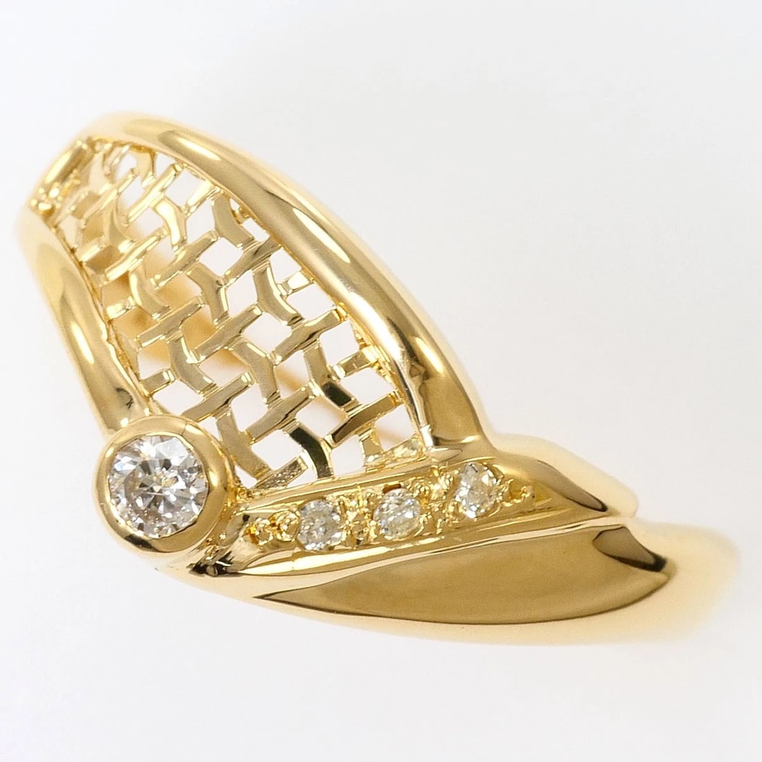 K18 18K GOLD RING DIAMOND: K18 18k gold Ring Diamond Brand: No Brand Type/Style: Ring Material: 18k gold, Main Stone/Creation Diamond Color: Gold Size: US 6 1/2 Accessories: None Accessories Notice: When purchasing pre-owned