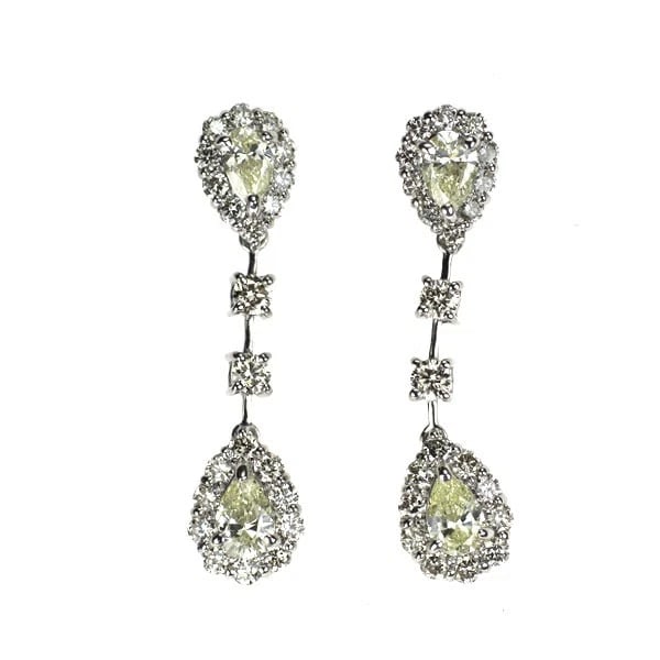 PT900 DIAMOND EARRING: Pt900 diamond earring Brand: None Type/Style: piercing Material: Pt900 Color: PT Size: Length/Width/Diameter23.5 Accessories: None Accessories Notice: When purchasing pre-owned goods, plea