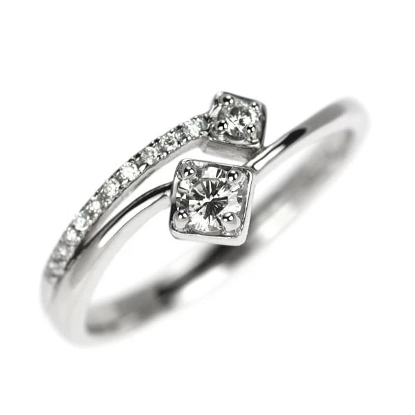 PT900 DIAMOND RING: Pt900 diamond ring Brand: None Type/Style: Ring Material: Pt900 Color: PT Size: 6US Accessories: None Accessories Notice: When purchasing pre-owned goods, please refer to the photos of the