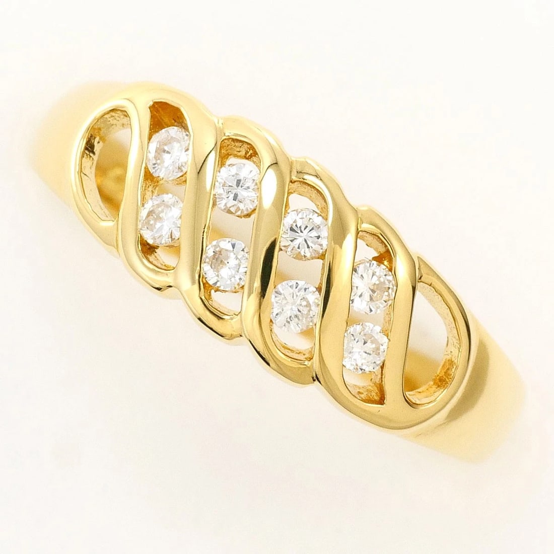 K18 18K GOLD RING DIAMOND: K18 18k gold Ring Diamond Brand: No Brand Type/Style: Ring Material: 18k gold, Main Stone/Creation Diamond Color: Gold Size: US 7 1/4 Accessories: None Accessories Notice: When purchasing pre-owned