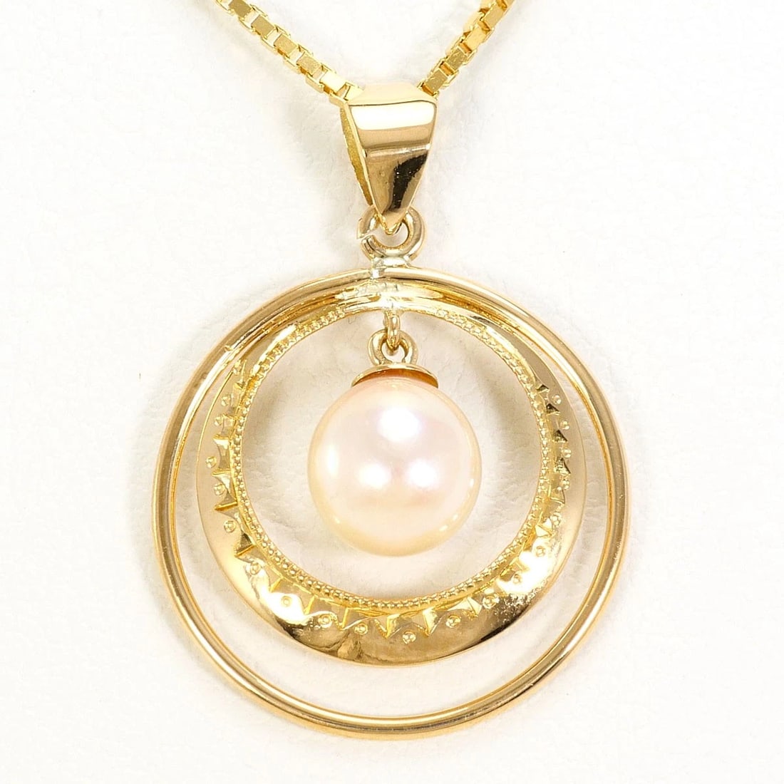 K18 18K GOLD NECKLACE PEARL: K18 18k gold Necklace Pearl Brand: No Brand Type/Style: Necklace Material: 18k gold, Main Stone/Creation Cultured Pearl Color: Gold Size: Total length37cm Accessories: None Accessories Notice: When