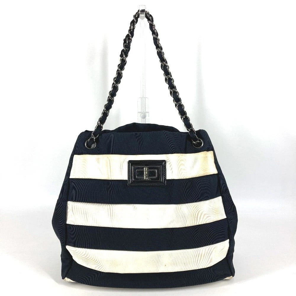 CHANEL METAL FITTINGS BORDER TOTE BAG CHAIN SHOULDER BAG: CHANEL metal fittings border Tote Bag Chain Shoulder Bag Brand: CHANEL Type/Style: Shoulder Bag Material: Nylon canvas Color: Black / White Size: W12.2?H11.8?D4.5inch / W31cm H30cm D11.5cm Accesso