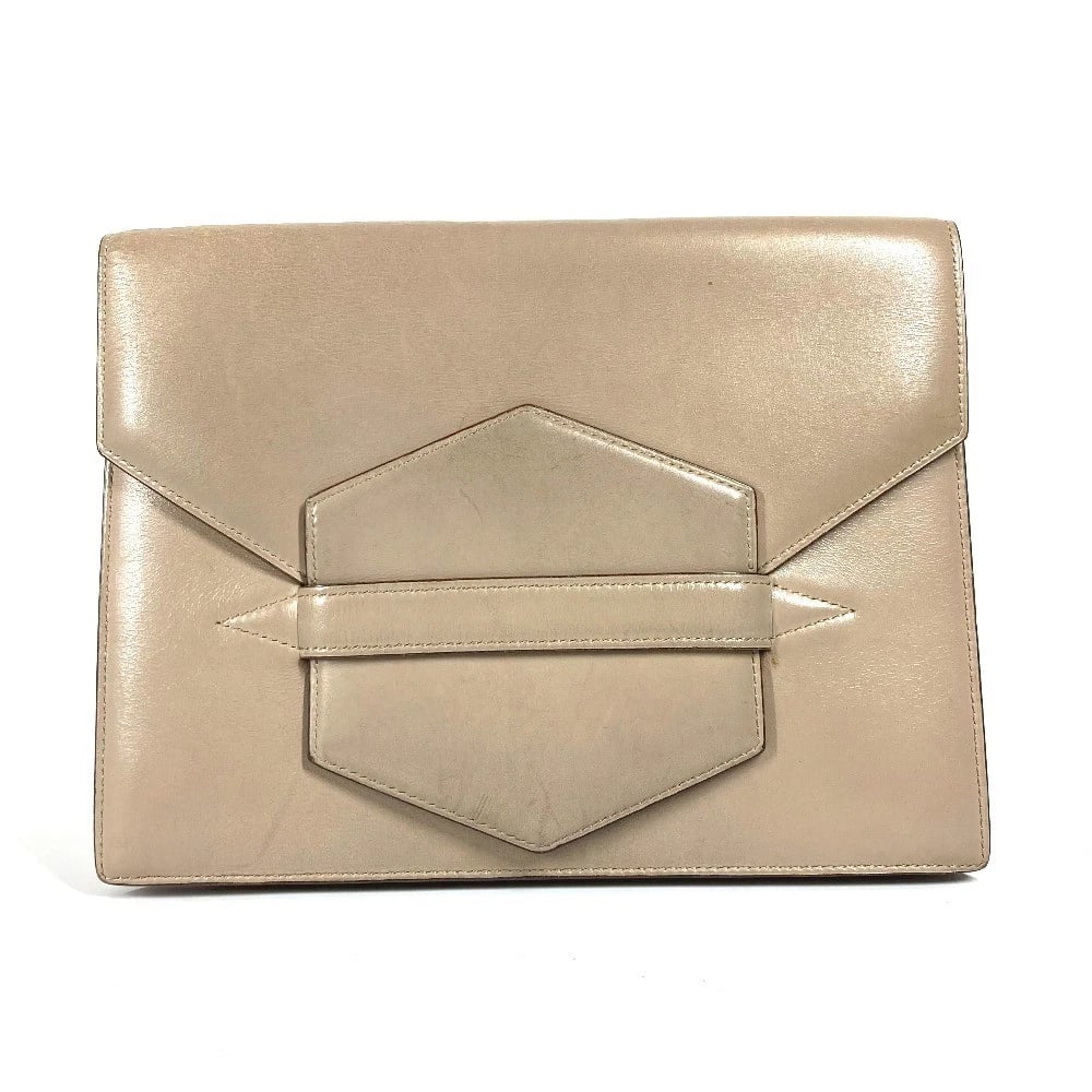 HERMES FLAP BELT BAG POUCH FLAP CLUTCH BAG: HERMES flap belt Bag Pouch Flap Clutch bag Brand: HERMES Type/Style: Clutch bag Material: Leather Color: BeigeBased Size: W9.1?H6.9?D2.0inch / W23cm H17.5cm D5cm Accessories: None Accessor