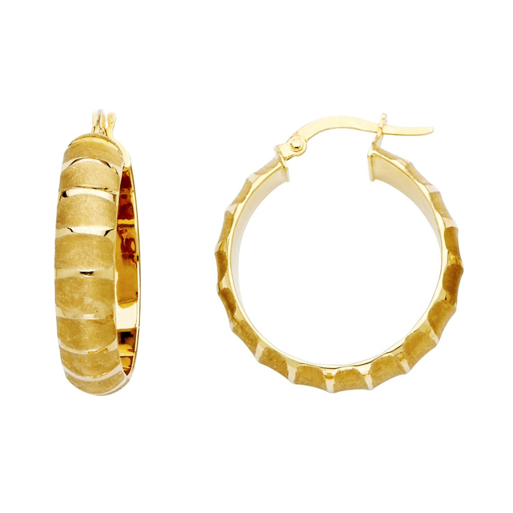 14KY SAND M.HOOP EARRINGS: 14KY Sand M.Hoop Earrings Material Type : 14k Gold Material Color : Yellow Avg. Weight: Avg. Weight: 3.36 Gr. Size: Height : 25 mm, Width : 25 mm Accessories: None Notice: When purchasing pre-owned