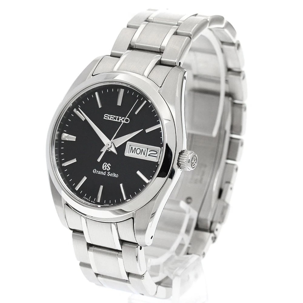 SEIKO GRAND DATE QUARTZ WATCH: SEIKO Grand date Quartz Watch Brand: SEIKO Type/Style: Wristwatch Material: Band Material Stainless Steel, Case Material Stainless Steel Color: Dial Color black Size: Case size About 36mm (1.4inch)