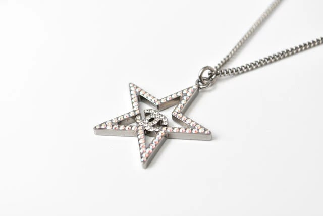 CHANEL NECKLACE STAR MOTIF COCO MARK CC CHROME SILVER RHINESTONE RESIN: CHANEL Necklace Star Motif Coco mark CC Chrome Silver Rhinestone Resin Brand: CHANEL Type/Style: Pendant Material: Resin, Color: silver / Rhinestone Size: Top: approx. W2.8 x H2.6 cm, chain length: ap