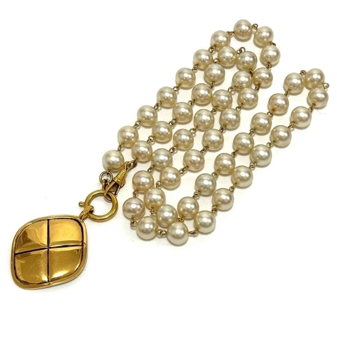 CHANEL NECKLACES & PENDANTS PEARL MATELASSE DIAMOND-SHAPED LONG: CHANEL Necklaces & Pendants Pearl Matelasse Diamond-Shaped Long Brand: CHANEL Type/Style: Necklace & Pendants Material: GP, Color: gold Size: Approx. 85cm Accessories: None Accessories Not