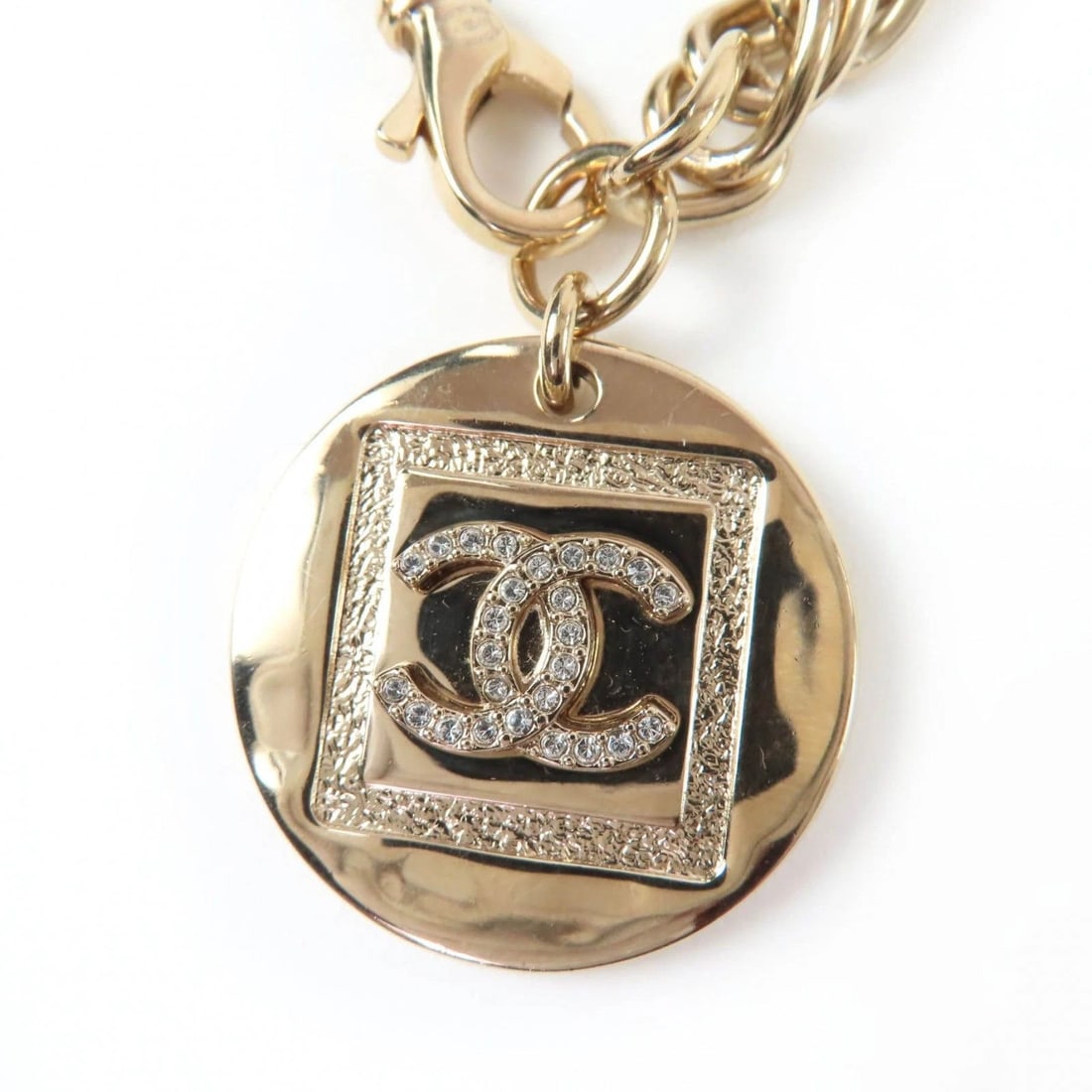 CHANEL NECKLACE METAL COCO MARK RHINESTONE GOLD: CHANEL Necklace Metal Coco Mark Rhinestone Gold Brand: CHANEL Type/Style: Necklace Material: Metal, Color: gold Size: Width: Approx. 0.8cm, Top Diameter: Approx. 3cm, Total Length: Approx. 41cm Ac