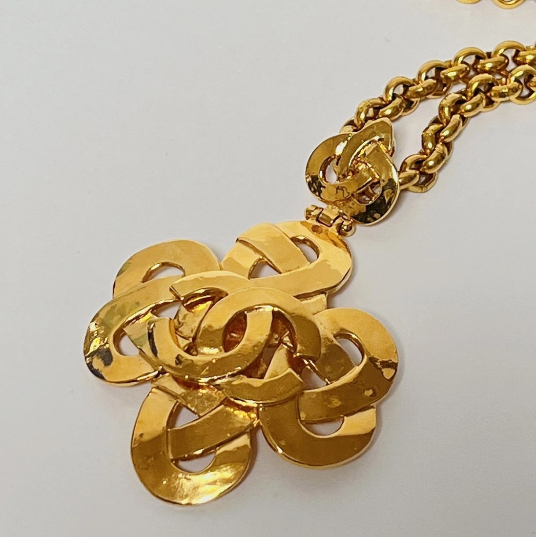 CHANEL NECKLACE COCO MARK WEAVE GOLD GP RARE: CHANEL Necklace Coco Mark Weave Gold GP Rare Brand: CHANEL Type/Style: Necklace Material: plated, Color: Gold Size: Approx. 5.9 x 5.9 cm, Chain 75 cm Accessories: None Accessories Notice: