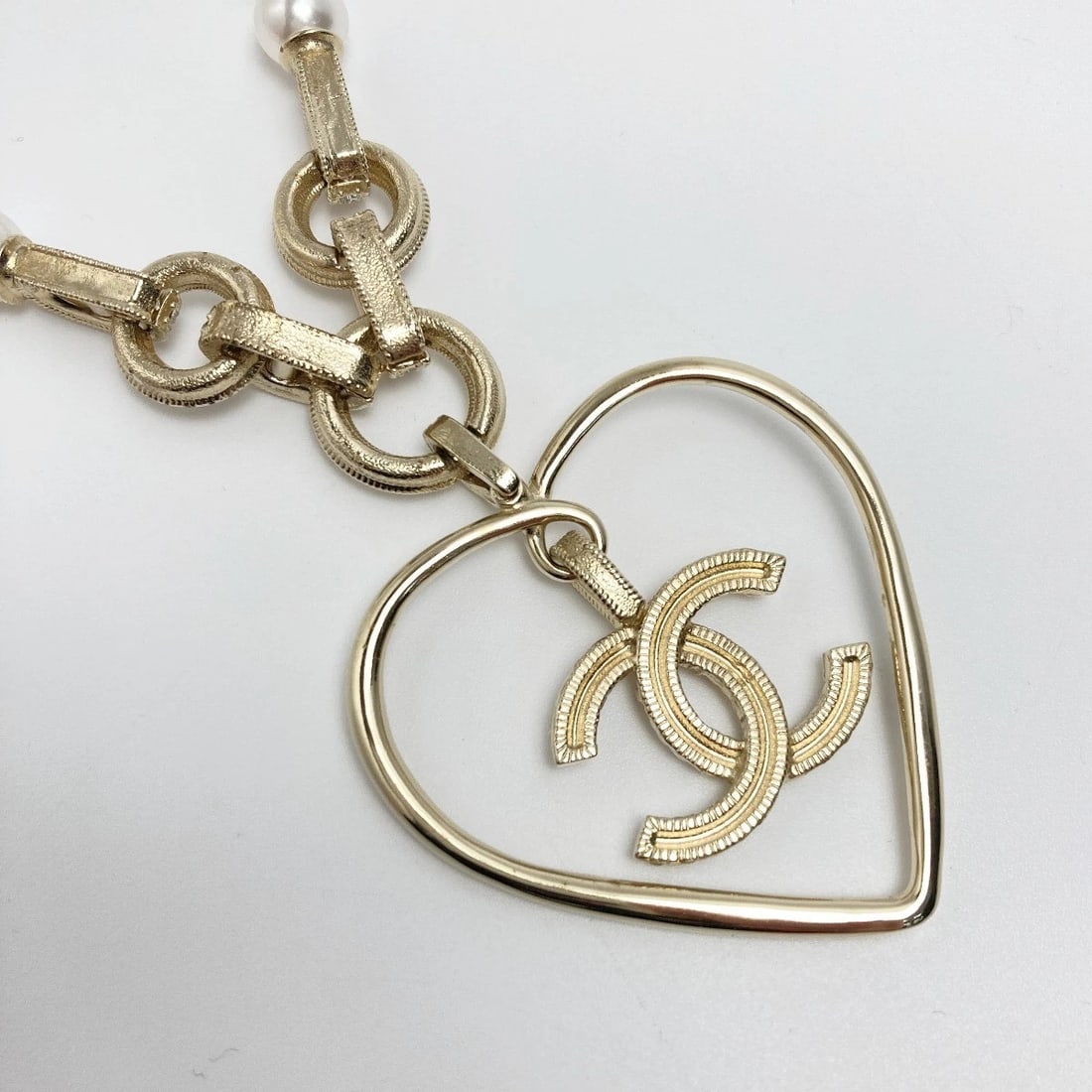 CHANEL NECKLACE COCO MARK HEART MOTIF CHAMPAGNE GOLD PEARL RHINESTONES: CHANEL Necklace Coco Mark Heart Motif Champagne Gold Pearl Rhinestones Brand: CHANEL Type/Style: Necklace Material: Metal, Color: Champagne Gold Size: [Total Length] Approx. 54.7cm [Size] Approx. (Top