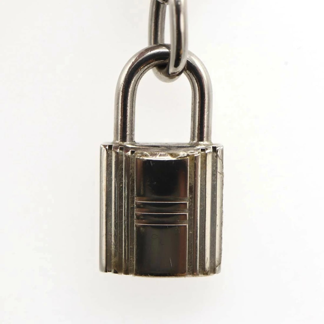HERMES AMULET BULLLOCK KEYCHAIN SILVER CHARM: HERMES Amulet Bulllock Keychain Silver Charm Brand: HERMES Type/Style: Charm Material: None, Color: Silver Size: Total length: Approx. 11.5cm H logo charm: Approx. 2cm x 2cm Accessories: None