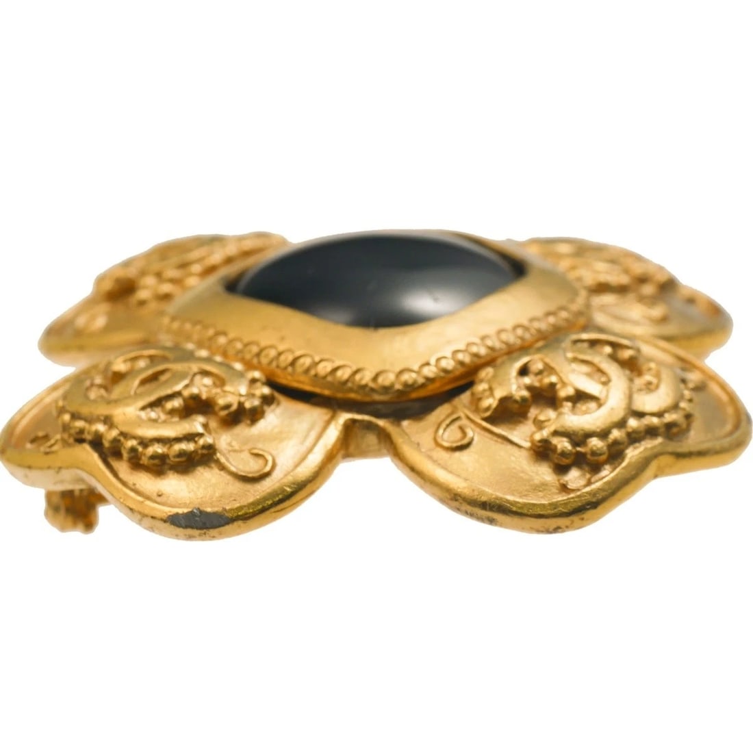CHANEL BROOCH GRIPOIX CLOVER GOLD BLACK (1 of 2)