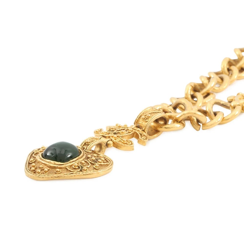 CHANEL NECKLACES & PENDANTS COCO MARK GRIPOIX METAL: CHANEL Necklaces & Pendants Coco Mark Gripoix Metal Brand: CHANEL Type/Style: Necklace Material: Metal/Colored stone, Color: Gold Size: Total length 50cm Motif/W4cm x H8cm Accessories: None