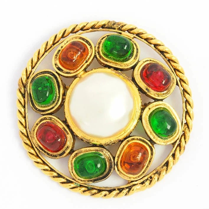 CHANEL BROOCH MABE BAROQUE PEARL GRIPOIX OVAL ROTATING PIN TYPE PEARL GLASS: CHANEL Brooch Mabe Baroque Pearl Gripoix Oval Rotating Pin Type Pearl Glass Brand: CHANEL Type/Style: Brooch Material: Plated / Faux Pearl / Glass, Color: Gold Size: Motif Diameter: Approx. 49.1mm