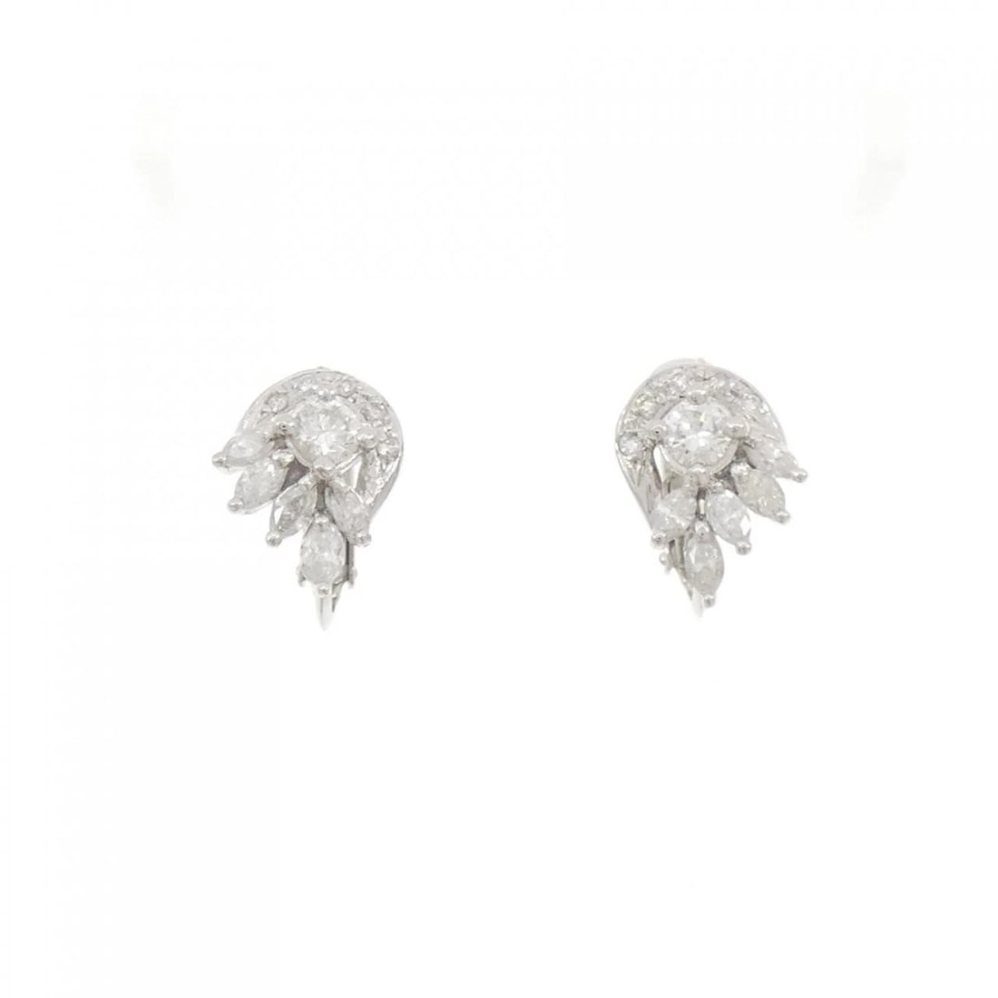 PT900 DIAMOND EARRING: PT900 Diamond Earring Brand: Unbranded Type/Style: Diamond Pierce/Earring Material: PT900, Color: Silver Size: Actual Size Approx. height x width: 12.9mm x 9.7mm Accessories: None Accessories Notice: