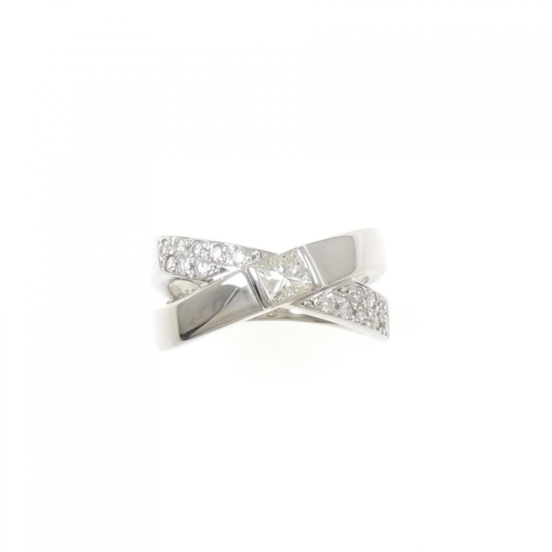 PT900 DIAMOND RING: PT900 Diamond Ring Brand: Unbranded Type/Style: Diamond Ring Material: PT900, Main Stone/Creation Natural Color: silver Size: US 6 1/4 Accessories: None Accessories Notice: When purchasing