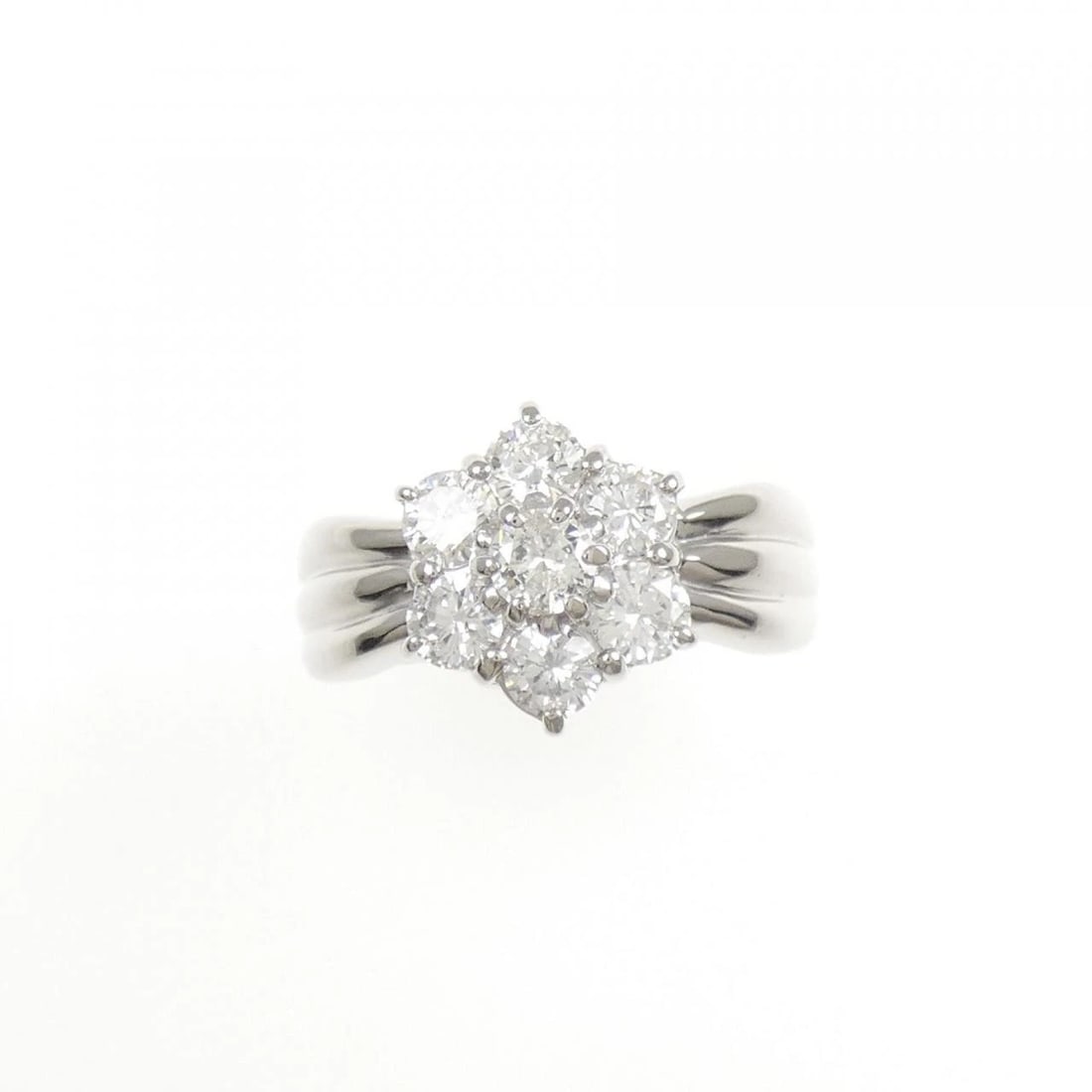 PT900 FLOWER DIAMOND RING: PT900 Flower Diamond Ring Brand: Unbranded Type/Style: Diamond Ring Material: PT900, Color: Silver Size: US 6 1/4 Accessories: None Accessories Notice: When purchasing pre-owned goods, please refer