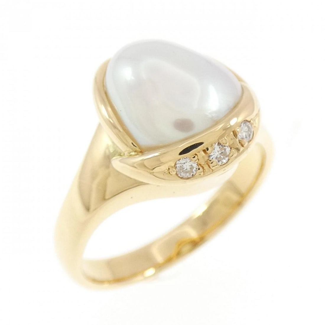 K18YG FRESHWATER PEARL RING: K18YG freshwater pearl ring Brand: Unbranded Type/Style: Freshwater Pearl Ring Material: 18K Yellow Gold, Main Stone/Creation Freshwater Pearl Secondary Stone diamond Color: Yellow Gold Size: US 6