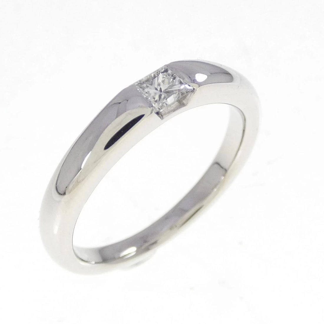 PT950 DIAMOND RING: PT950 Diamond Ring Brand: Unbranded Type/Style: Diamond Ring Material: Platinum950, Color: Silver Size: US 3 3/4 Accessories: None Accessories Notice: When purchasing pre-owned goods, please refer to