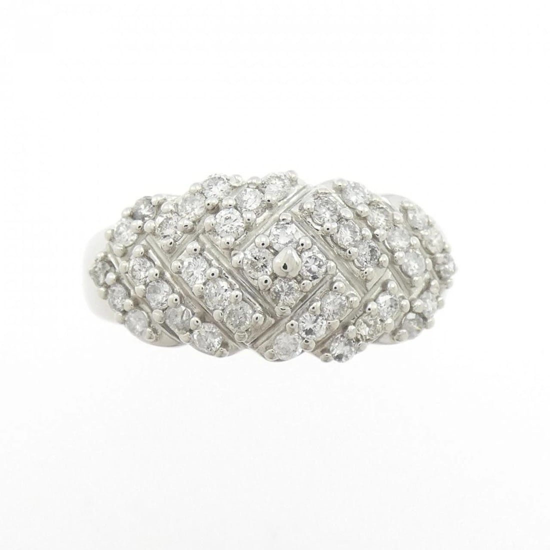 PT900 DIAMOND RING: PT900 Diamond Ring Brand: Unbranded Type/Style: Diamond Ring Material: Platinum900, Color: Silver Size: US 7 3/4 Accessories: None Accessories Notice: When purchasing pre-owned goods, please refer to