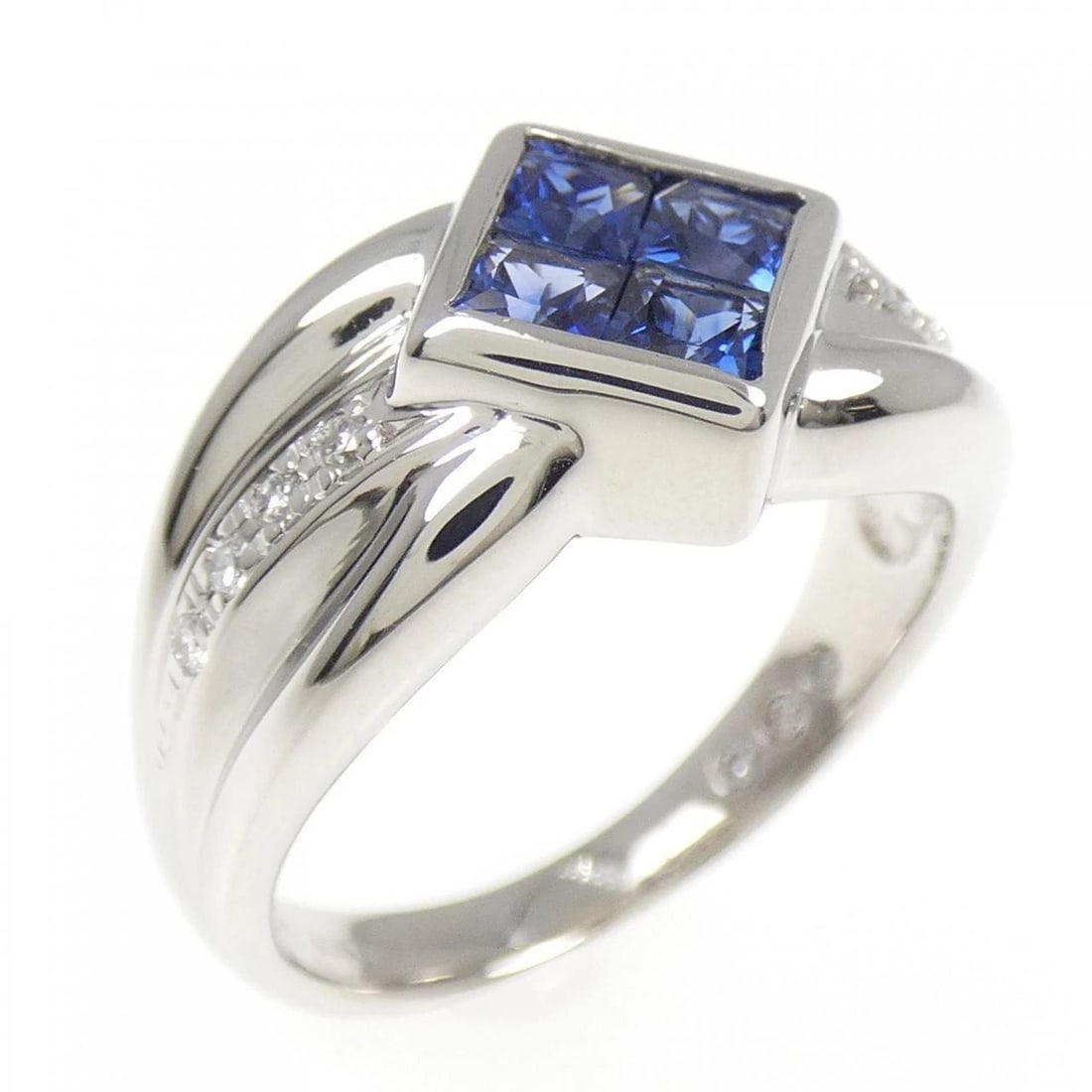 PT900 SAPPHIRE RING