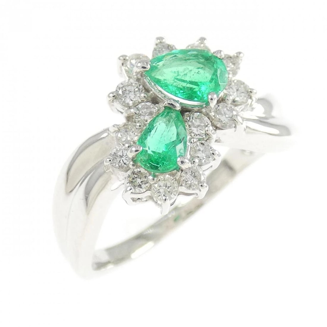 K18WG EMERALD RING: K18WG Emerald Ring Brand: Unbranded Type/Style: Emerald Ring Material: 18k White Gold, Main Stone/Creation Emerald Secondary Stone Diamond Color: White Gold Size: US 6 Accessories: None Accessories