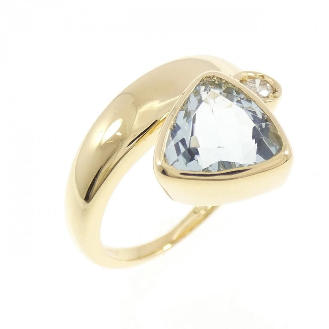 K18YG AQUAMARINE RING: K18YG Aquamarine Ring Brand: Unbranded Type/Style: Aquamarine Ring Material: K18 yellow gold, Main Stone/Creation AquamarineSecondary Stone Diamond Color: Yellow Gold Size: US 5 3/4 Accessories: None