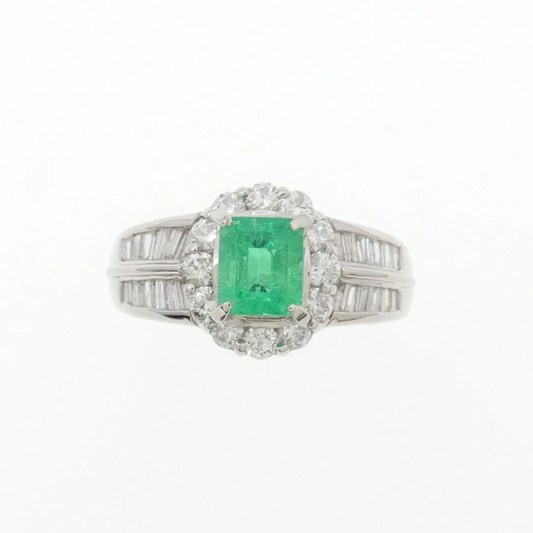 PT900 EMERALD RING: PT900 Emerald Ring Brand: Unbranded Type/Style: Emerald Ring Material: Platinum900, Main Stone/Creation Emerald Secondary Stone Diamond Color: Silver Size: US 5 3/4 Accessories: None Acces