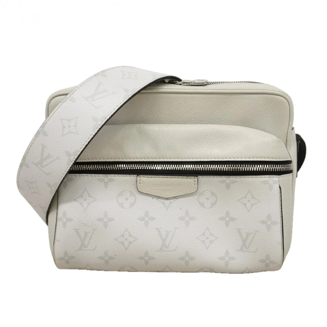 LOUIS VUITTON TAIGARAMA OUTDOOR PM SHOULDER BAG ANTARCTICA (1 of 4)