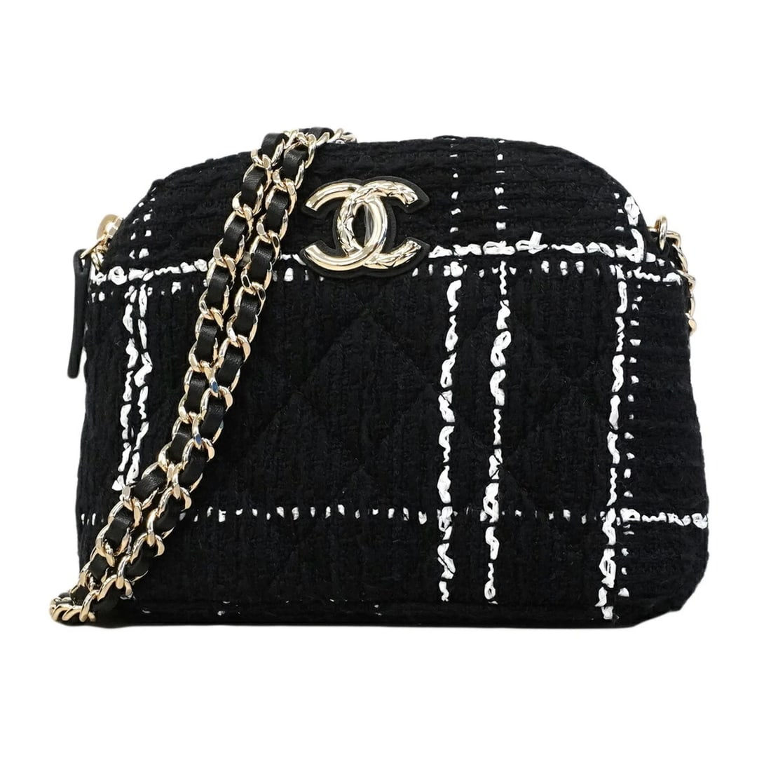 CHANEL MATELASSE CHAIN SHOULDER BAG, TWEED, BLACK/CHAMPAGNE: Chanel Matelasse Chain Shoulder Bag, Tweed, Black/Champagne Brand: Chanel Type/Style: Shoulder bag Material: Tweed Color: Black Size: (HxWxD)12cm x 16cm x 5cm / 4.72'' x 6.29'' x 1.96'' Accessorie