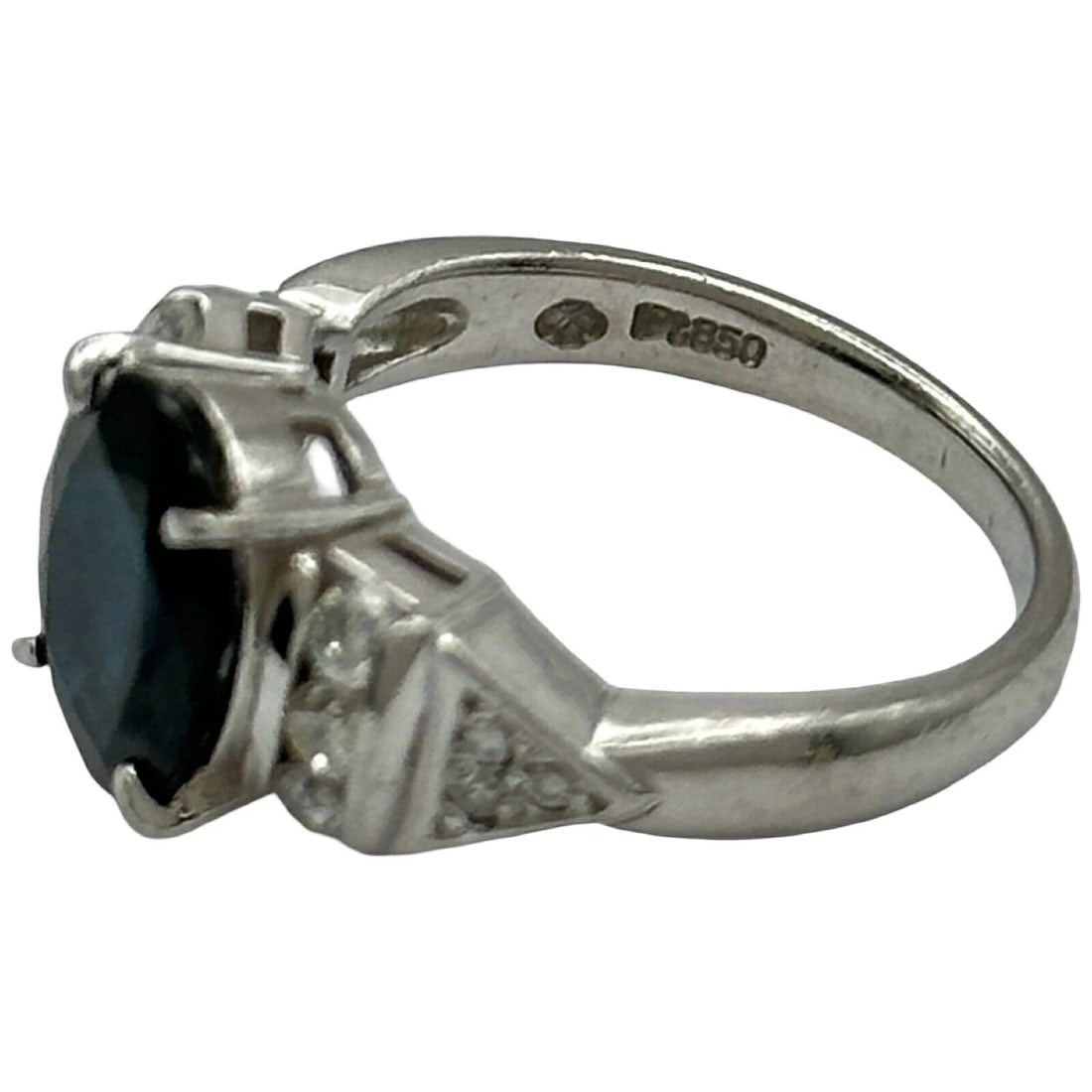 SAPPHIRE NON-HEATING RING PLATINUM PT850 JEWELRY: Sapphire Non-Heating Ring Platinum Pt850 Jewelry Brand: Unbranded Type/Style: Ring Material: Pt850, Main Stone Sapphire Color: PT Size: 6.5 US Accessories: None Accessories Notice: When pu