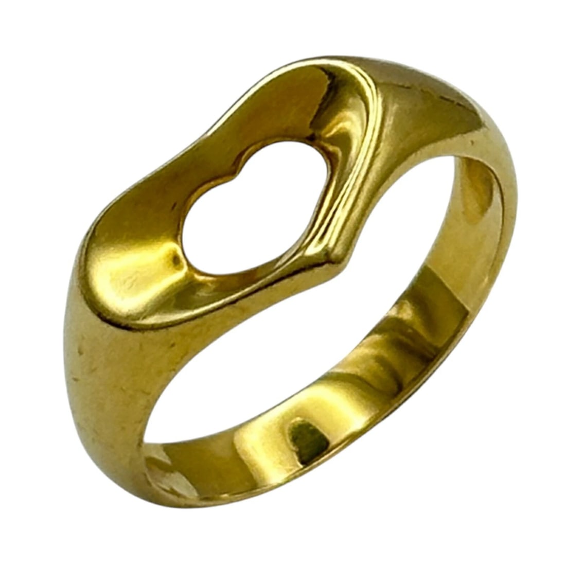 TIFFANY & CO. OVEN HEART RING GOLD 18K JEWELRY: Tiffany & Co. Oven Heart Ring Gold 18K Jewelry Brand: Tiffany & Co. Type/Style: Ring Material: 18K YG Color: YG Size: 6 US Accessories: None Accessories Notice: When purchasing pre-owned g