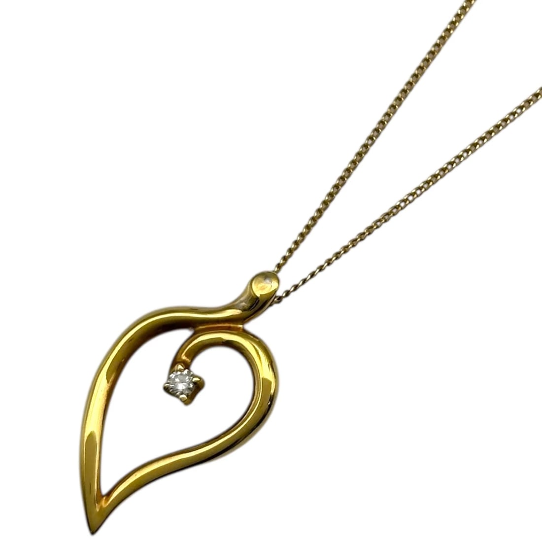TIFFANY & CO. LEAF HEART NECKLACE GOLD 750/DIAMOND JEWELRY: Tiffany & Co. Leaf Heart Necklace Gold 750/Diamond Jewelry Brand: Tiffany & Co. Type/Style: Necklace Material: 18K YG Color: YG Size: Size Height: approx. 26.4mm Width: approx. 15.1mm Chain length: ap