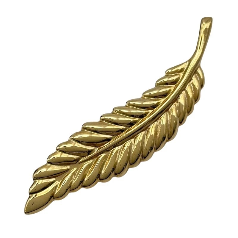 18K LEAF MOTIF PIN BROOCH GOLD 18K JEWELRY: 18K Leaf Motif Pin Brooch Gold 18K Jewelry Brand: Unbranded Type/Style: Brooche Material: 18K YG Color: YG Size: Size Height: approx. 14.4mm Width: approx. 61.8mm Accessories: None Accesso