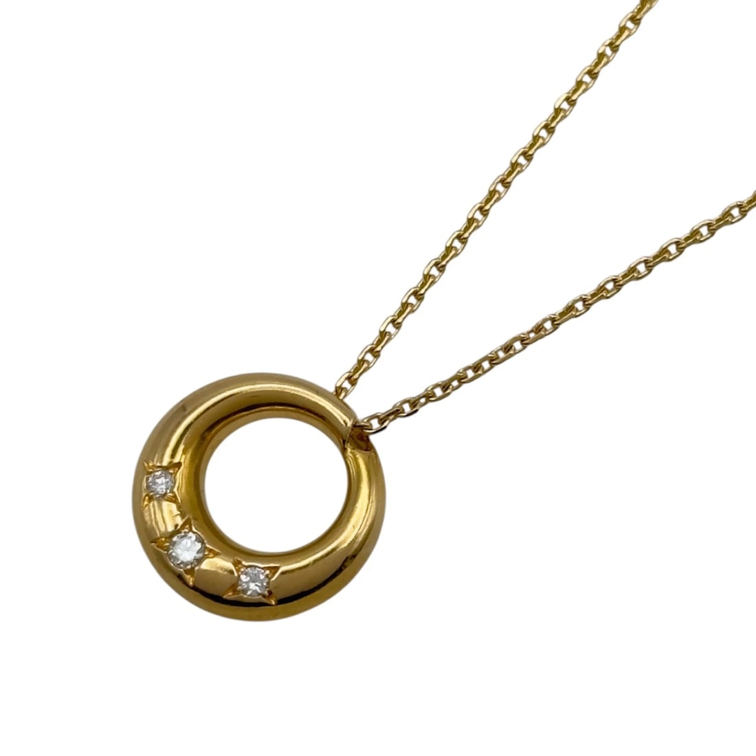 CHAUMET ANNAUD DIAMOND NECKLACE GOLD 750 DIAMOND JEWELRY: Chaumet Annaud Diamond Necklace Gold 750 Diamond Jewelry Brand: Chaumet Type/Style: Necklace Material: 18K YG Color: YG Size: Size Height: approx. 15.6mm Width: approx. 15.6mm Chain length: approx. 40