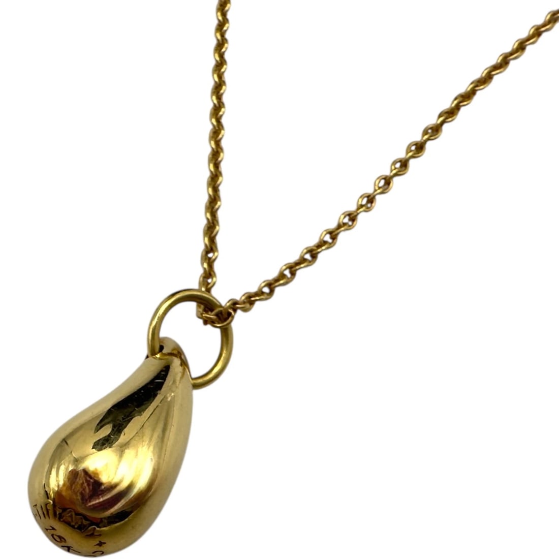 TIFFANY & CO. TEARDROP NECKLACE GOLD: Tiffany & Co. Teardrop Necklace Gold Brand: Tiffany & Co. Type/Style: Necklace Material: 18K YG Color: YG Size: Size Height: approx. 13.2mm Width: approx. 6.2mm Chain length: approx. 40cm Accessor