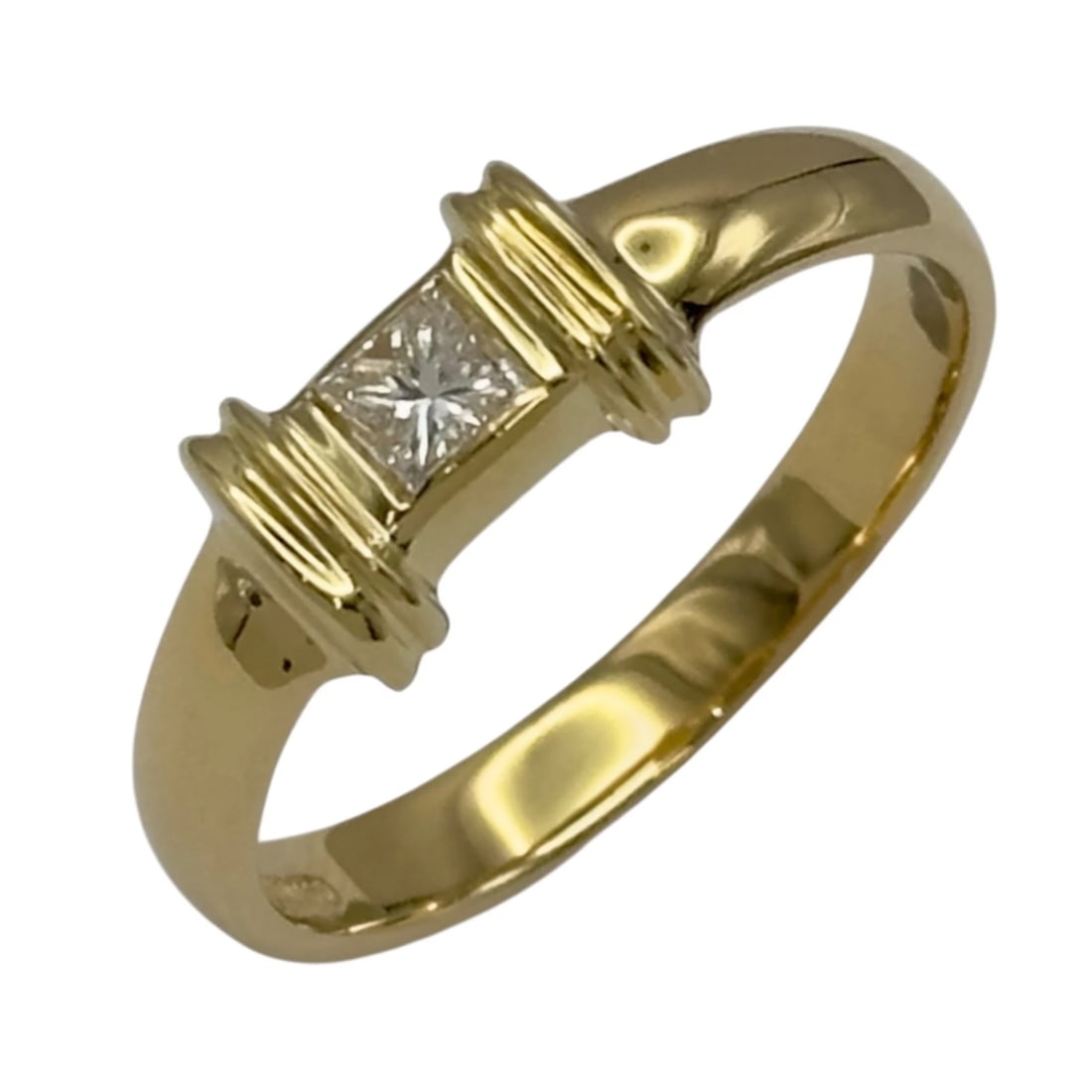 TIFFANY & CO. STACKING RING GOLD 18K JEWELRY: Tiffany & Co. Stacking Ring Gold 18K Jewelry Brand: Tiffany & Co. Type/Style: Ring Material: 18K YG Color: YG Size: 6.5 US Accessories: None Accessories Notice: When purchasing pre-owned goods,