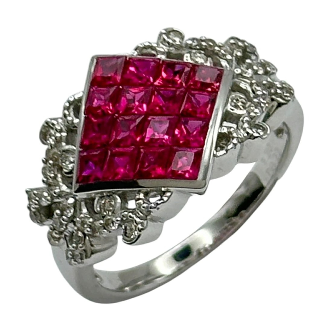 RUBY RING WHITE GOLD 18K RUBY ??JEWELRY: Ruby Ring White Gold 18K Ruby ??Jewelry Brand: Unbranded Type/Style: Ring Material: 18K WG, Main Stone Ruby Color: WG Size: 7 US Accessories: None Accessories Notice: When purchasing pre-owned goods,
