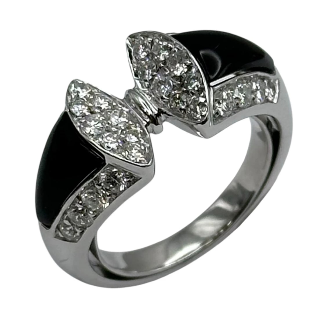 FRED RING WHITE GOLD 18K JEWELRY: Fred Ring White Gold 18K Jewelry Brand: Fred Type/Style: Ring Material: K18 WG Color: WG Size: 6.5 US Accessories: None Accessories Notice: When purchasing pre-owned goods, please refer to