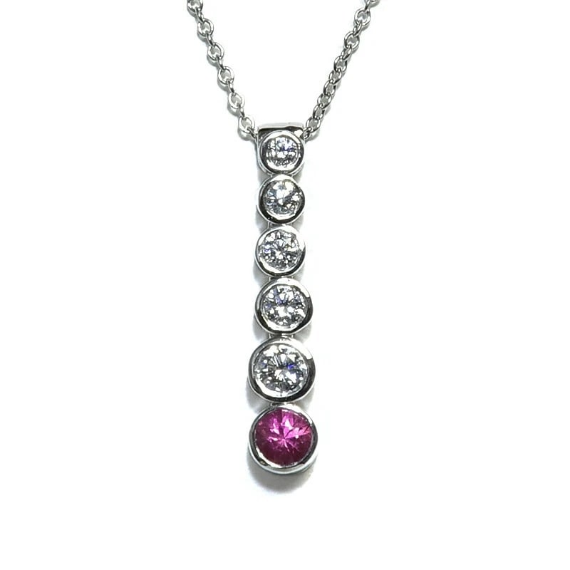TIFFANY & CO. JAZZ GRADUATED DROP PENDANT PT950 PINK SAPPHIRE: Tiffany & Co. Jazz Graduated Drop Pendant Pt950 Pink Sapphire Brand: Tiffany & Co. Type/Style: Pendant Material: Pt950, Main Stone Sapphire Color: PT Size: Size Effective length 41cm Chain width 1.0mm