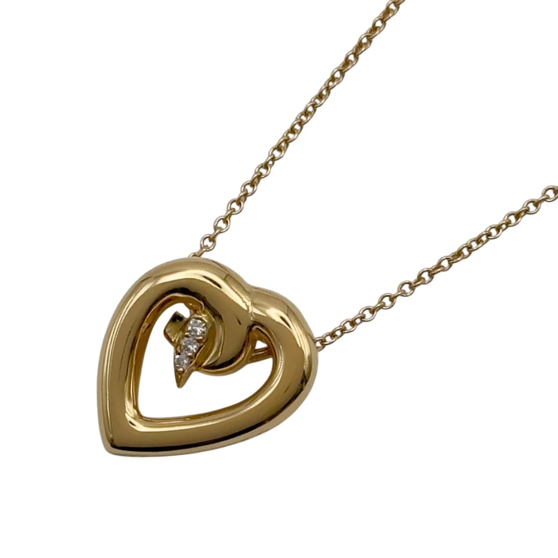 TIFFANY & CO. HEART DIAMOND NECKLACE GOLD 750: Tiffany & Co. Heart Diamond Necklace Gold 750 Brand: Tiffany & Co. Type/Style: Necklace Material: 18K YG Color: YG Size: Size Height: approx. 15.8mm Width: approx. 14.3mm Chain length: approx. 40cm
