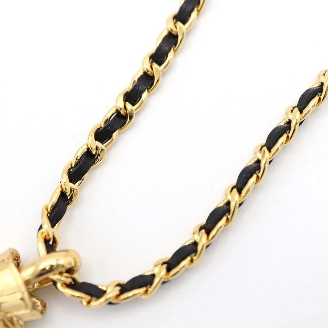 CHANEL CHAM NECKLACE PEARL RHINESTONE GOLD: Chanel Cham Necklace Pearl Rhinestone Gold Brand: CHANEL Type/Style: Necklace Material: None, Color: gold Size: Length and width: approx. 3.1 cm x 2.4 cm Chain: approx. 51 cm Accessories: None