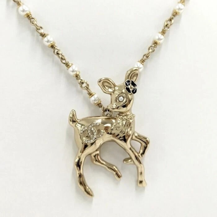 CHANEL NECKLACE BAMBI RHINESTONES/PEARLS GOLD PLATED: CHANEL Necklace Bambi Rhinestones/Pearls Gold Plated Brand: CHANEL Type/Style: Necklace Material: Plating/Rhinestone/Faux Pearl, Color: gold Size: Total length 66 (cm), including 7cm adjuster Top: Max