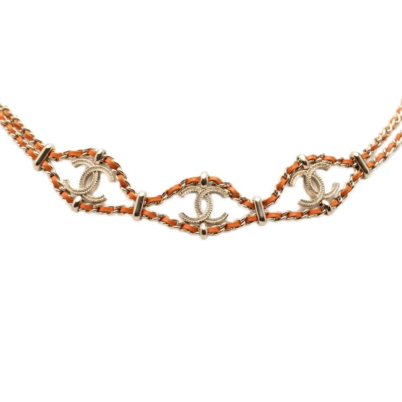 CHANEL NECKLACE COCO MARK CHAIN STAMP GOLD/ORANGE LEATHER PLATED: Chanel Necklace Coco Mark Chain Stamp Gold/Orange Leather Plated Brand: Chanel Type/Style: Necklace Material: Leather/Plated, Color: Gold Orange Size: Total Length: Approx. 72cm Accessories: None