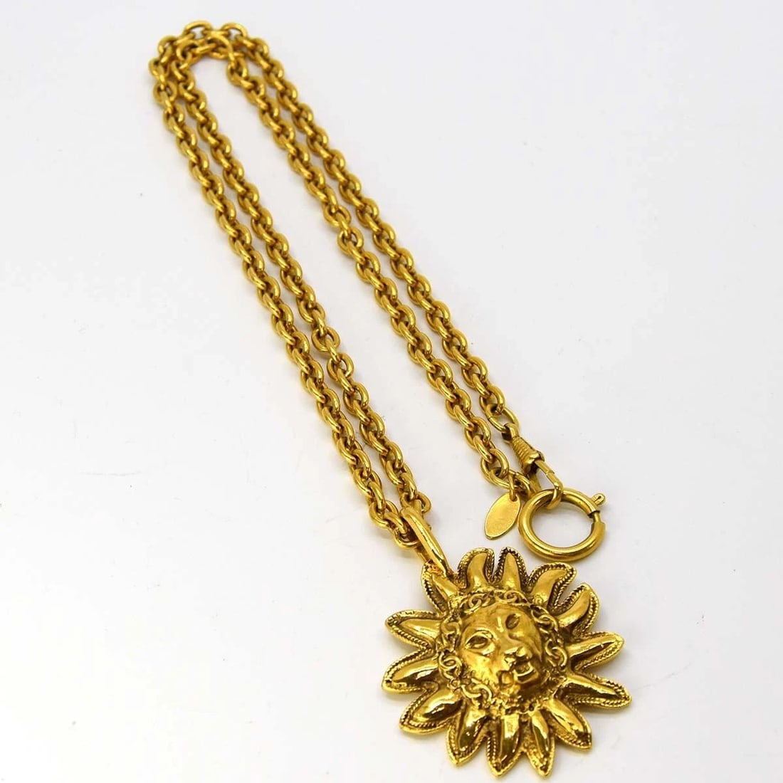 CHANEL LION NECKLACE MOTIF CHAIN GOLD (1 of 3)