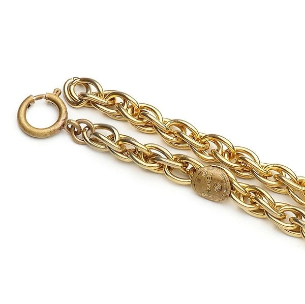 CHANEL COCO MARK NECKLACE GOLD COLOR ROUND CHARM CC LOGO: CHANEL Coco Mark Necklace Gold Color Round charm CC Logo Brand: CHANEL Type/Style: Necklace Material: Gold Plated, Color: gold Size: Length Approx. 87 cm [Maximum width] Coin: Approx. 34 x 28 mm/Spher