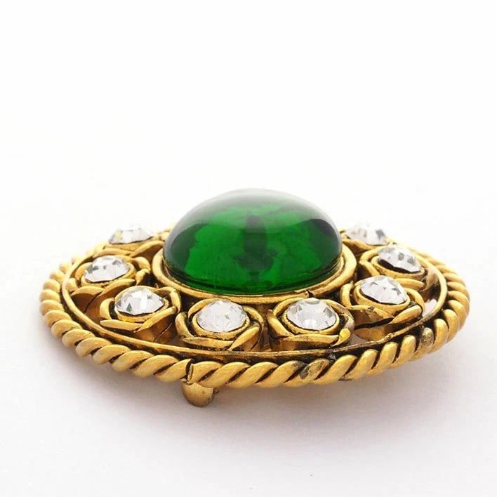 CHANEL BROOCH GRIPOIX CIRCLE OPENWORK PIN-TYPE GREEN GLASS RHINESTONE (1 of 2)
